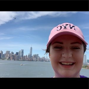 Meet your Posher, Aerna